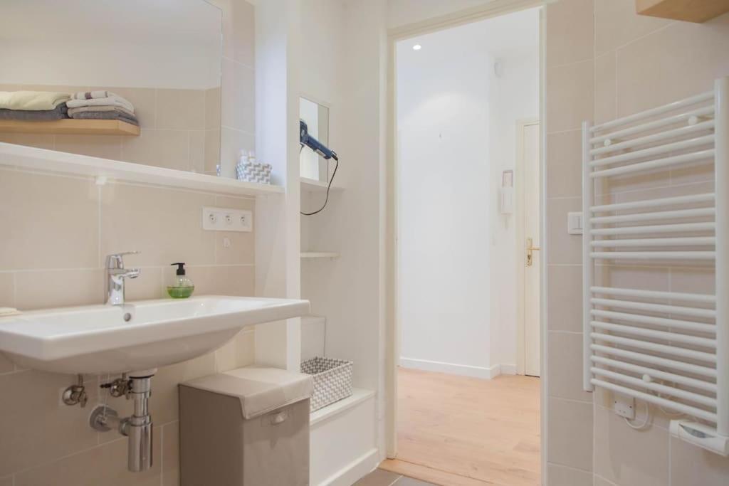 ניס #28 1 Bdr Flat Ac Balcony Hper Central 10Mins To Beach & Old Town מראה חיצוני תמונה